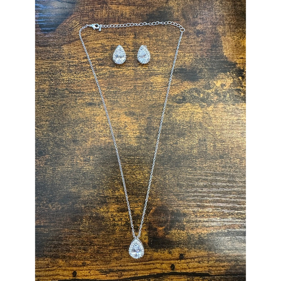 Unbranded Jewelry - Women's Silver Clear Gem Stone Teardrop Necklace & Earring Set